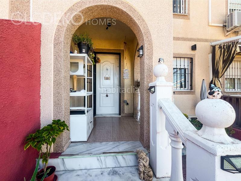 Foto df8b4e1f-4ccc-48d4-9089-e6d9858162cc. Chalet with parking in Monte y Mar Santa Pola