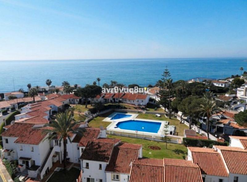 Foto 0847648f-9346-4984-96ec-9069d742a32e. Estudi amb piscina a El Faro de Calaburra - Chaparral Mijas