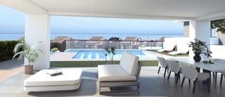 Chalet à El Castillo. Villa de lujo con jardín, piscina y parking techado en manilva