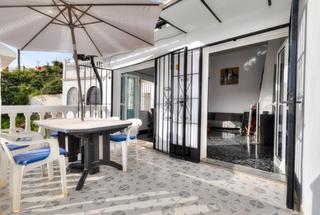 Xalet a Centro ciudad. Villa independiente con vistas al mar en fuengirola