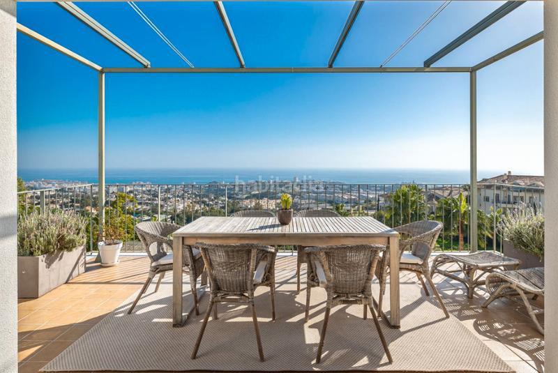 Foto b8ad6f48-affc-45f9-a7e2-9c7402674651. Ático  dúplex con vistas panorámicas al mar en Benalmádena