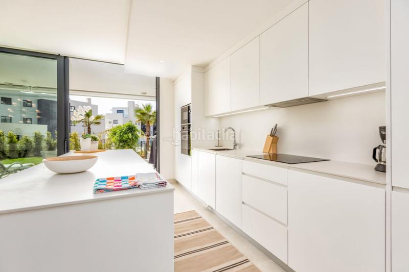 Foto f4d0358d-2942-4eb7-ab90-fb4b5eaa662e. Apartamento  de lujo con terraza y jardín privado en el higuerón en Fuengirola
