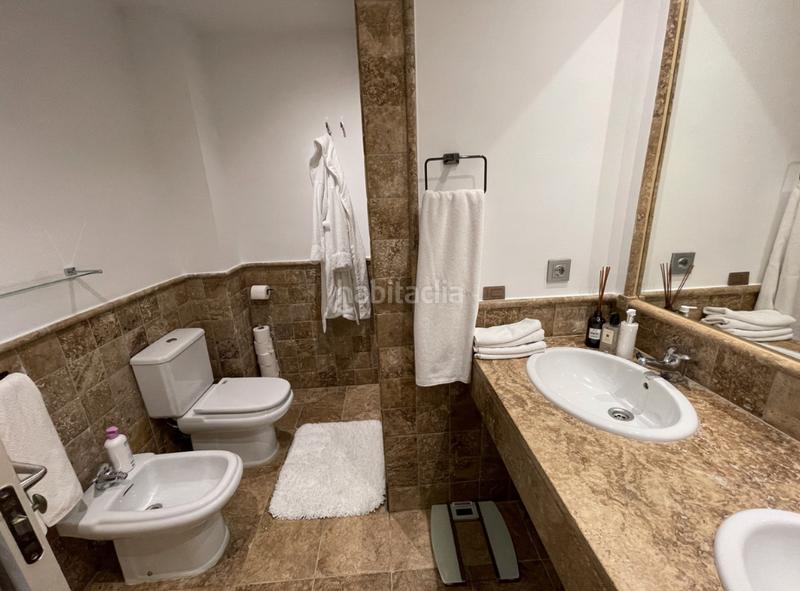 Foto 03c76db3-1160-4605-b04f-863378009b9d. Apartamento  reformado con jardín privado en Benatalaya en Estepona