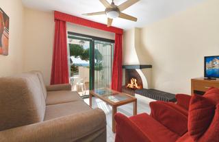 Apartament a Calahonda. Calahonda suites – inversión ideal a pocos pasos del mar y todos