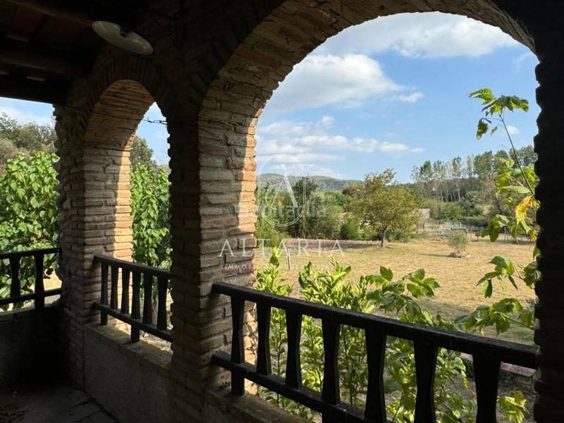 Foto f0364528-4ee4-48cb-ac84-bc09fea7af1a. Bauernhof mit heizung parking in Anglès