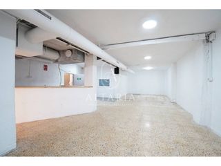 Locale commerciale  Calle petxina. Amplio local comercial de 190 m y con salida de humos, en blanes