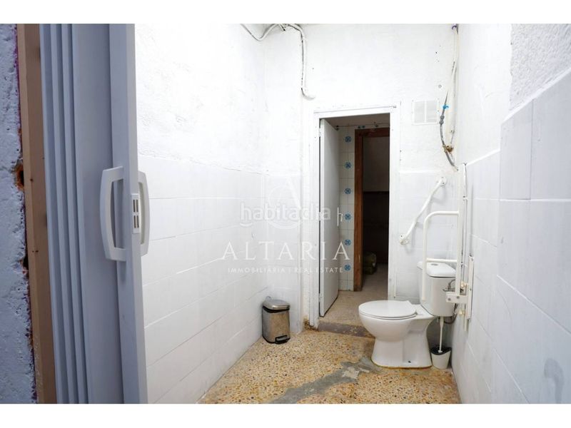 Foto f2fe408d-c279-4a46-a59b-3395683e0f68. Local comercial a Els Pins Blanes