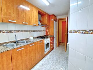 Appartement  Avenida mediterráneo. Magnífico piso de 80 m con terraza y piscina comunitaria.