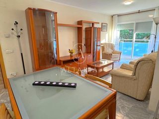Etagenwohnung  Avenida mediterráneo. Magnífico piso de 80 m con terraza y piscina comunitaria.