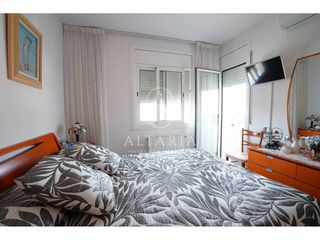 Flat  Calle caporal fradera. Piso de 4 dormitorios cerca de la playa, en malgrat de mar