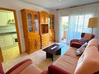 Pis  Avenida puerto rico. Bonita vivienda de 77 m con piscina, garaje y excelente distribu