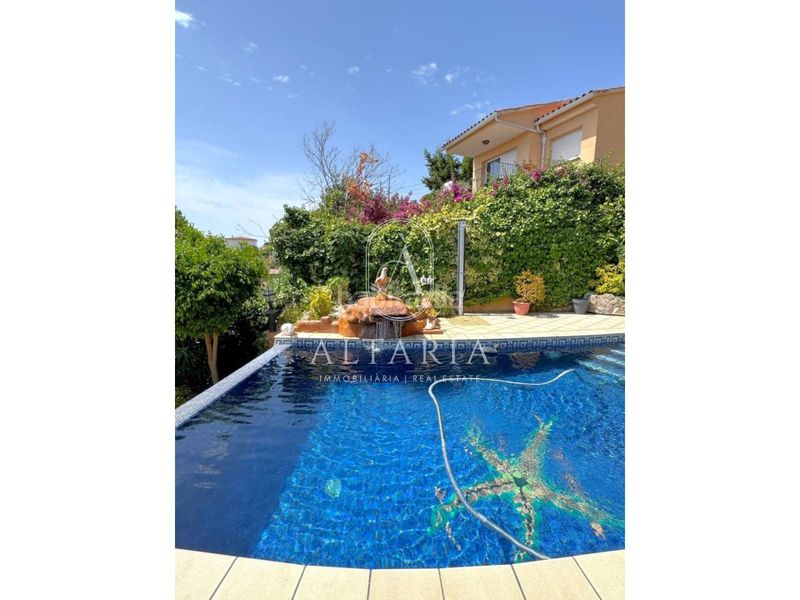 Foto 54cc3094-dd2f-44f4-9f25-2c6e4a7244a7. Chalet con riscaldamento piscina in Santa Susanna