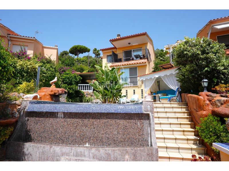 Foto c79dceb7-efeb-44c0-913d-6af8d0faa8eb. Chalet con riscaldamento piscina in Santa Susanna