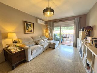 Piccolo appartamento  Calle andorra. Acogedor apartamento de 90 m con 3 habitaciones.