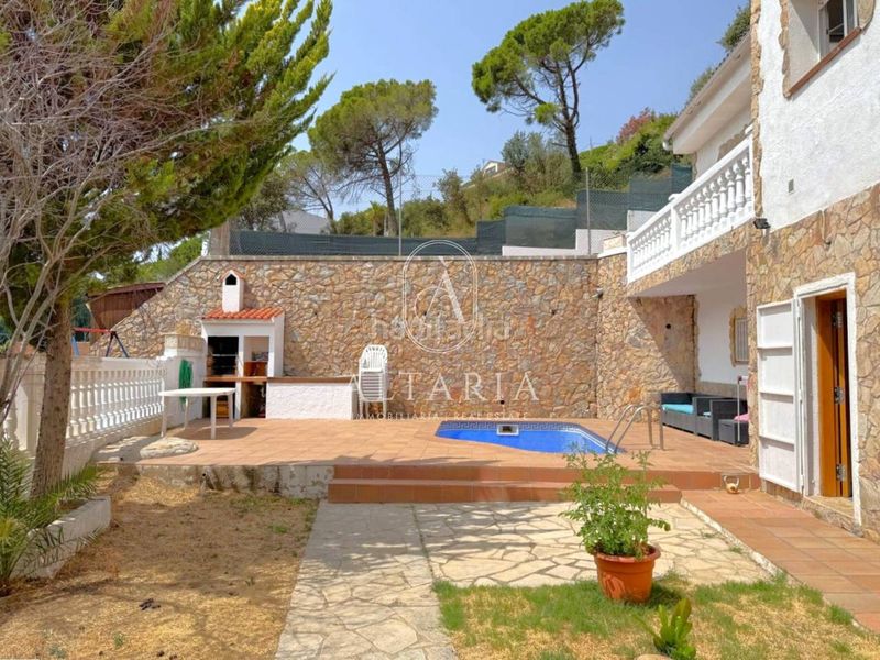 Foto 1358fe0e-4c44-473f-af60-42791650152e. Casa amb piscina a Serra Brava Lloret de Mar