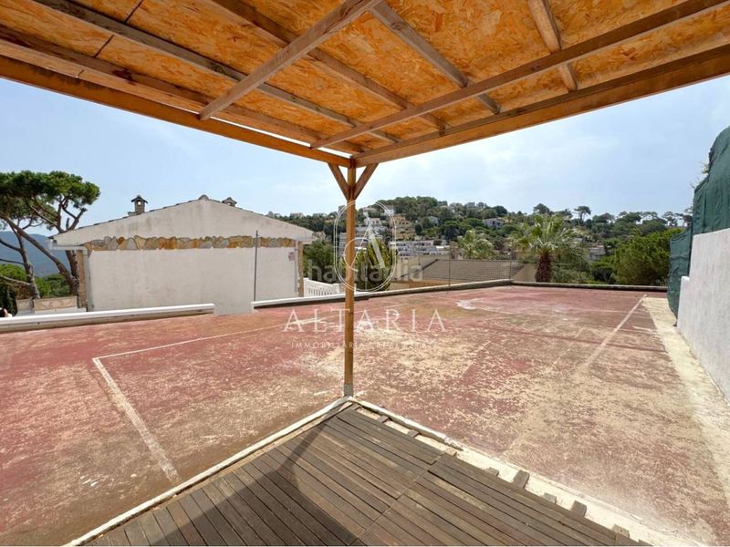 Foto b59b92d0-4ac9-4ed0-bc20-3ab04c9ecbe8. Casa amb piscina a Serra Brava Lloret de Mar