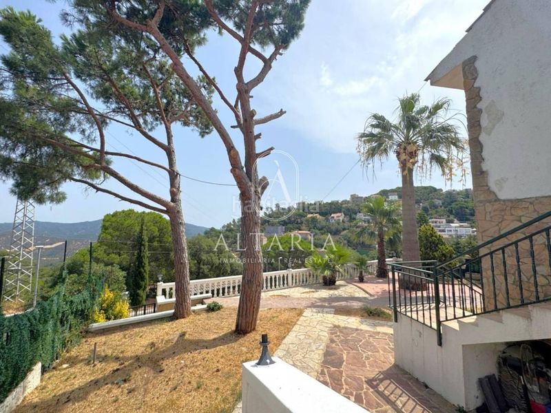 Foto ccf608d0-50a8-4e45-b6c2-e0f7b34aa0b7. Casa amb piscina a Serra Brava Lloret de Mar