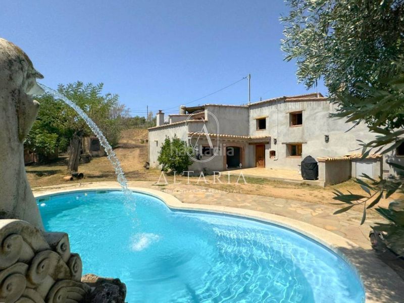 Foto 47d83ae8-bc98-4d28-9640-da863deb2de4. Casa amb aparcament piscina a Sant Pere Tordera