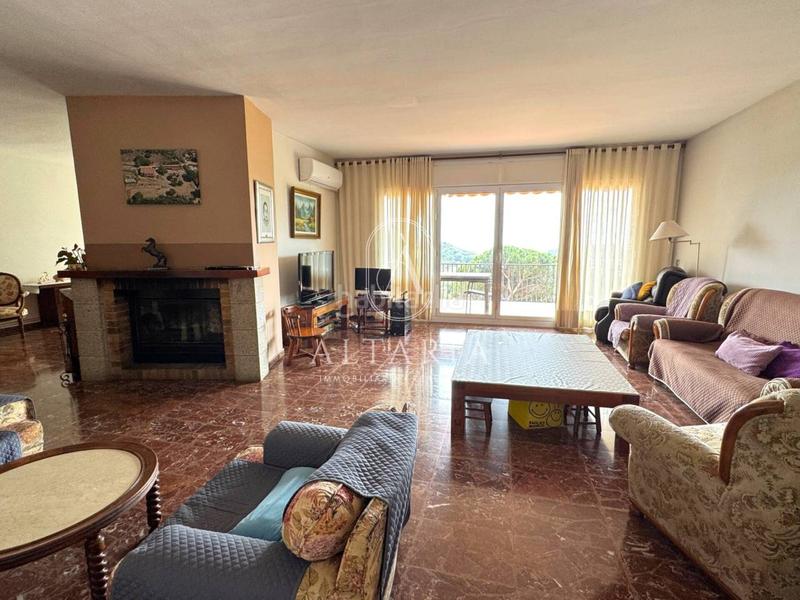 Foto 196744d7-b6de-454d-b0cc-6547ce5a947e. Casa amb aparcament piscina a Urbanitzacions Mataró