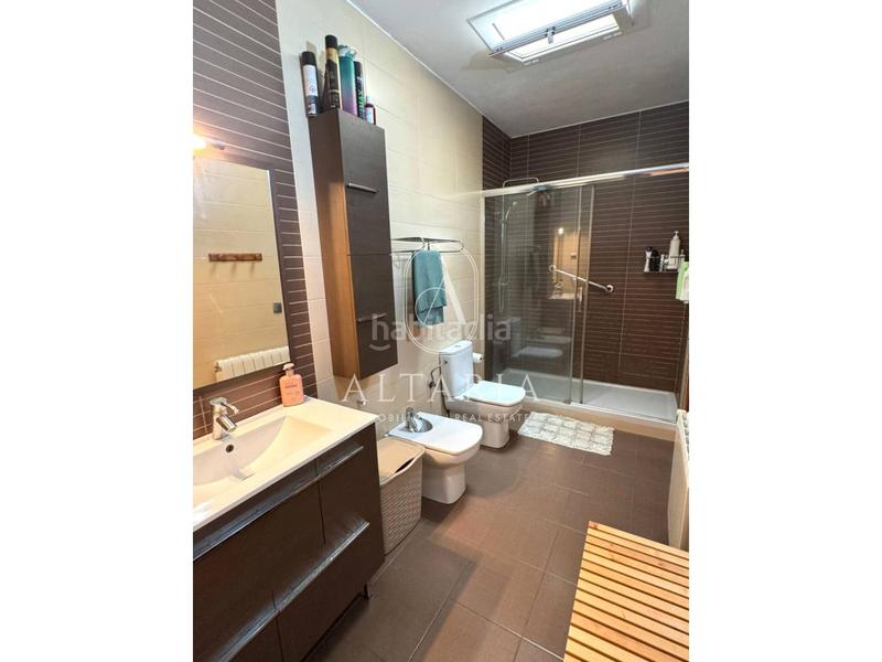 Foto 7e80001b-ec80-4bda-877e-899f9d43e26e. Casa amb aparcament piscina a Urbanitzacions Mataró