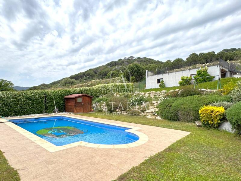 Foto 844143de-37e6-40b6-96f1-74ebe8395759. Casa amb aparcament piscina a Urbanitzacions Mataró