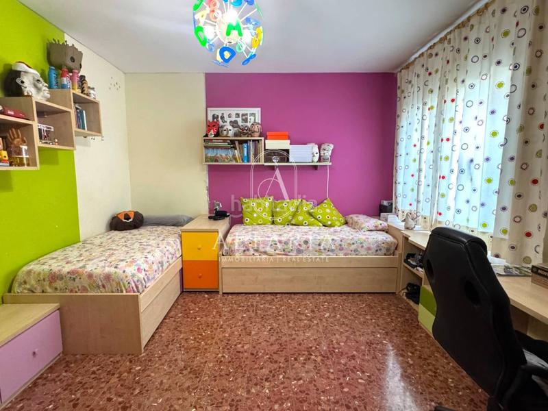 Foto 9de115be-e58d-4c8b-84ce-8389fbbe9de1. Casa amb aparcament piscina a Urbanitzacions Mataró