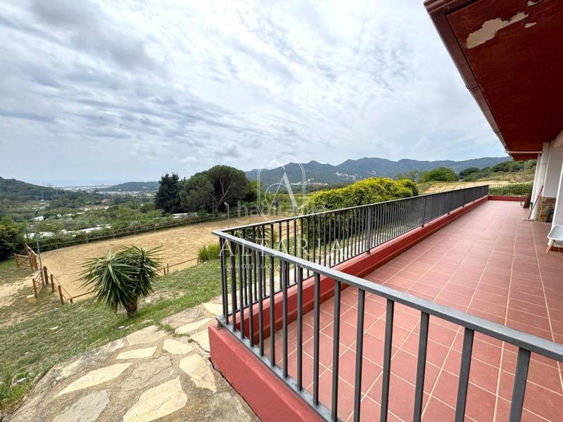 Foto d7a71766-94b9-4f4c-8ed6-052f0d05bf19. Casa amb aparcament piscina a Urbanitzacions Mataró