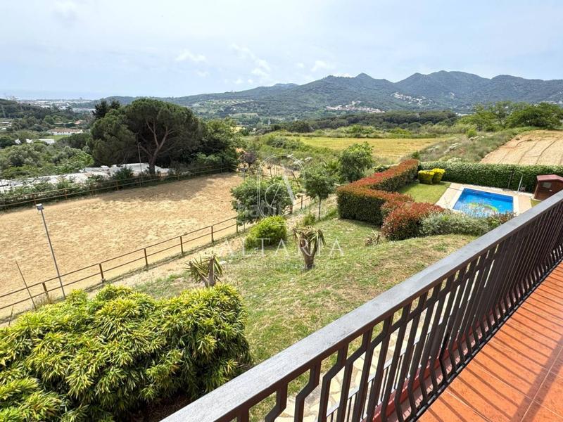 Foto dc5ab6b1-2b21-4da4-9c03-88c8d5ef15e1. Casa amb aparcament piscina a Urbanitzacions Mataró