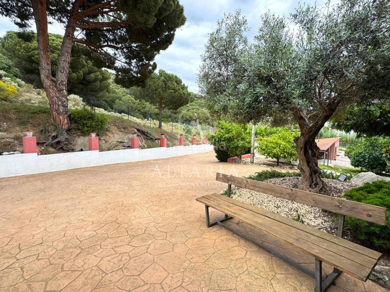 Foto eb7e6e27-c1bb-4eea-a3a1-558933d32470. Casa amb aparcament piscina a Urbanitzacions Mataró