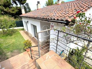 Xalet  Rossinyols. Chalet con piscina, vistas al mar y la montaña.
