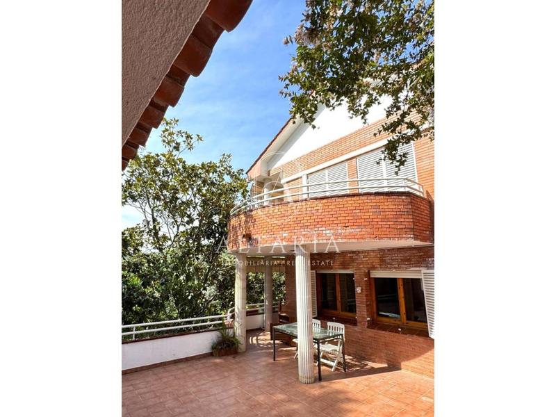 Foto 2227294e-9b48-4e71-94aa-74166b4a04c0. Chalet con riscaldamento parcheggio piscina in Arenys de Munt