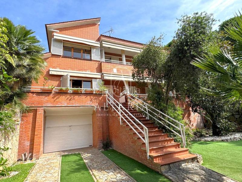 Foto 29ad06c6-8b92-49d8-a4e1-492ab6b3902d. Chalet con riscaldamento parcheggio piscina in Arenys de Munt