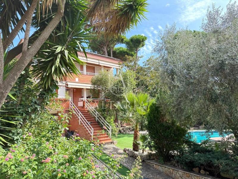 Foto baff13f9-5045-4866-8bb1-b155c0d3edec. Chalet con riscaldamento parcheggio piscina in Arenys de Munt