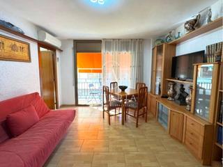 Pis  Turisme. Piso con licencia turística a 200 m de la playa.