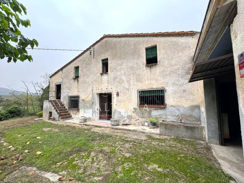 Foto 46e3d994-8619-4243-8632-f8302e74e916. Casale con parcheggio in Tordera Tordera