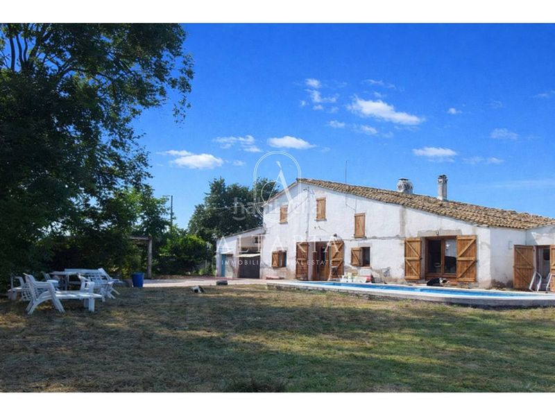 Foto 467726a1-54c2-4518-b67c-1fc5d8f62410. Masia amb piscina a Sils