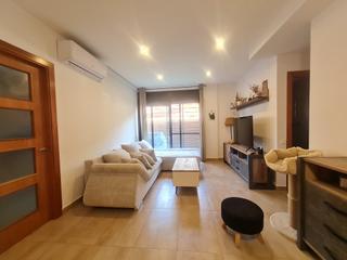 Duplex in Carretera de sallent 73. Bonito duplex de tres amplias habitaciones y terraza en arts