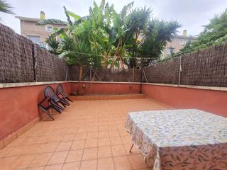 Semi detached house in Passeig Maragall. Casa confortable en gavà zona residencial