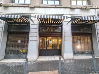 Locale commerciale in Plaça d'Anselm Clavé 31