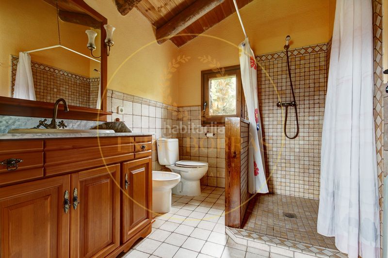 Foto 0782038f-67b2-424d-b309-7c7b59bf99db. Masia a la rambla 2 a Dreta de l´Eixample Barcelona