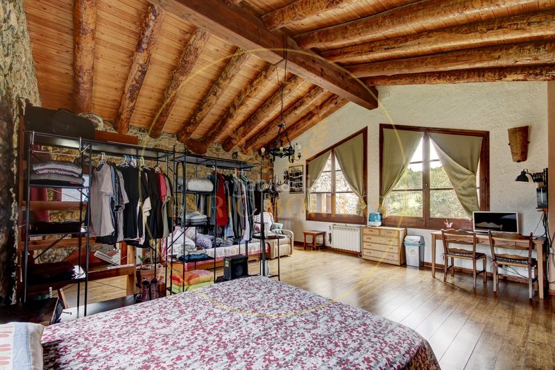 Foto 17018e10-7b10-4f13-bd17-2569a2f396c6. Masia a la rambla 2 a Dreta de l´Eixample Barcelona