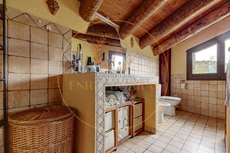 Foto 411de64c-5690-4908-b384-a1f194f11d59. Masia a la rambla 2 a Dreta de l´Eixample Barcelona