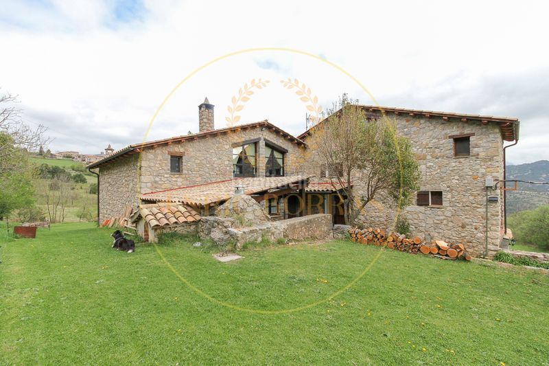 Foto 803954a2-e6f7-4743-9b02-298d8c8fa69a. Masia a la rambla 2 a Dreta de l´Eixample Barcelona