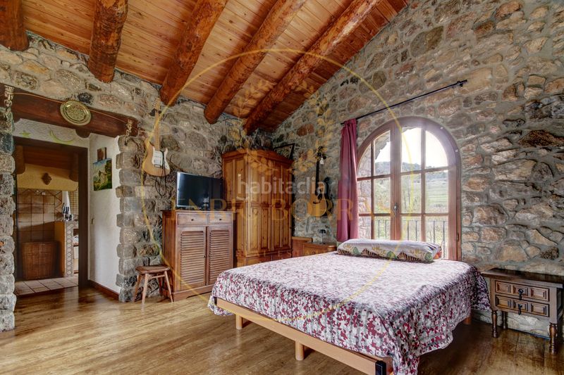 Foto c05b929b-406e-4237-81f0-c60c6373ce34. Masia a la rambla 2 a Dreta de l´Eixample Barcelona