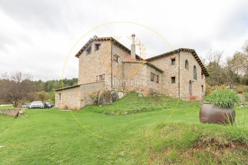 Foto d583cc2b-c630-4646-817c-aba4211f4594. Masia a la rambla 2 a Dreta de l´Eixample Barcelona