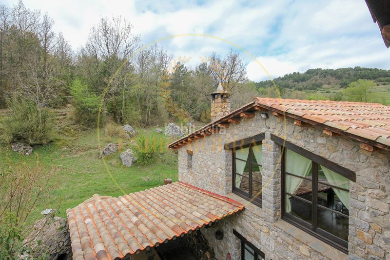 Foto d7074b5c-251e-446a-8329-afba490e6454. Masia a la rambla 2 a Dreta de l´Eixample Barcelona