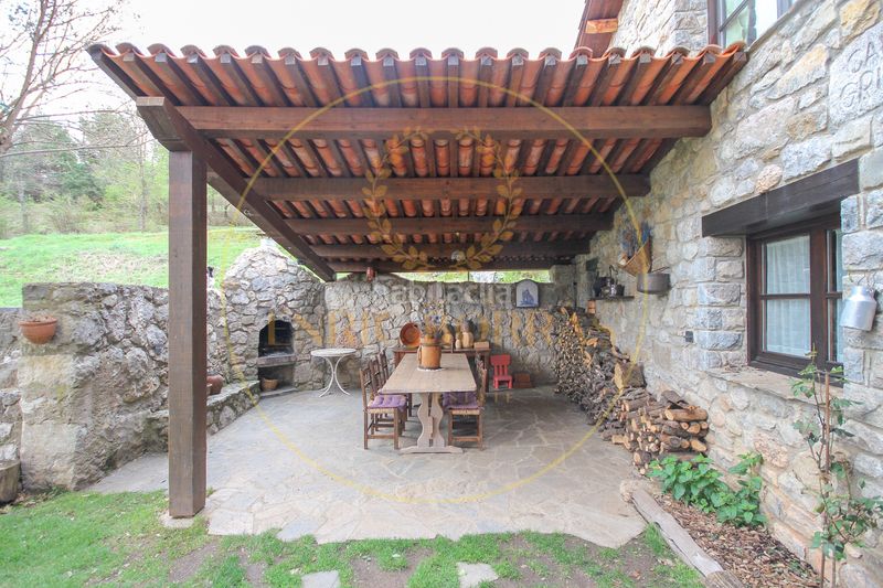 Foto fa0368b4-88c6-4b64-807d-c59a24c81e86. Masia a la rambla 2 a Dreta de l´Eixample Barcelona