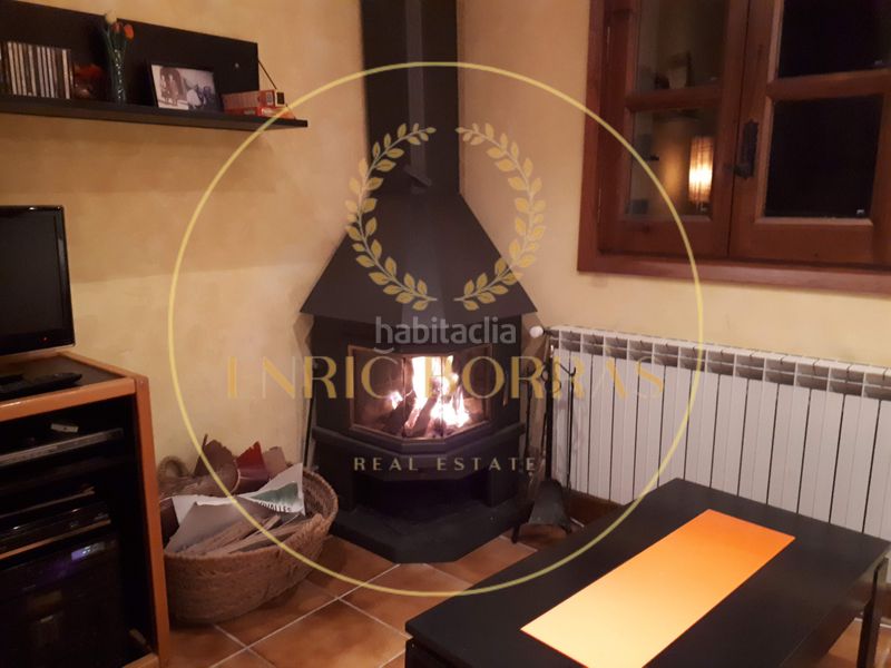 Foto 47895622-e294-4a01-9078-0990f6d08ee2. Maison avec cheminée chauffage parking dans Berga