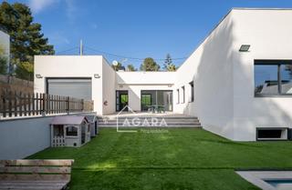 Xalet a Corbera de Llobregat. Casa espectacular en fontpineda, pallej