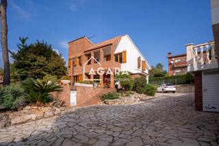 Casa  D'eugeni valero ramo. Casa con piscina, vistas y encanto en cases pairals corbera de l